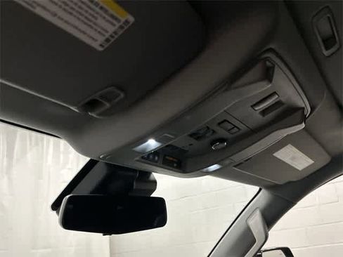 Used 2020 Cadillac Escalade Luxury image 21