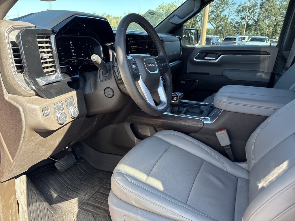 Used 2025 GMC Sierra 1500 SLT w/ SLT Premium Plus Package AWD/4WD image 9