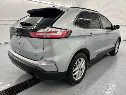Used 2022 Ford Edge SE image 4