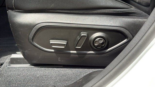 Used 2023 Jeep Grand Cherokee Altitude AWD/4WD image 14