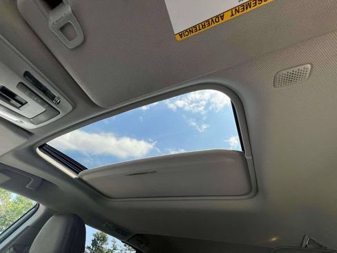 Certified 2022 Toyota Sienna XLE FWD image 37