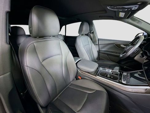 Used 2020 Audi Q8 Premium Plus w/ Premium Plus Package image 32