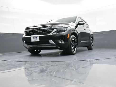 Certified 2025 Kia Seltos S AWD/4WD image 25