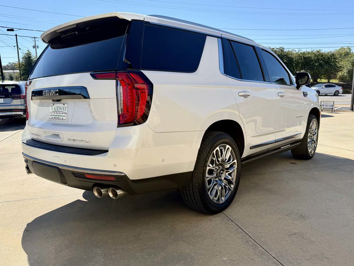 Used 2023 GMC Yukon Denali Ultimate AWD/4WD image 6
