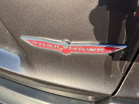 Used 2022 Jeep Cherokee Trailhawk w/ Comfort/Convenience Group AWD/4WD image 43