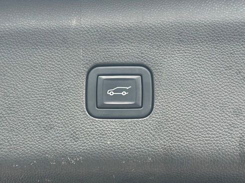 Used 2021 Buick Enclave Essence w/ Sport Touring Edition image 21