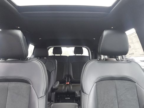 New 2025 Jeep Grand Cherokee L Altitude image 31