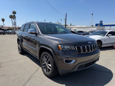 Used 2018 Jeep Grand Cherokee Limited RWD image 4