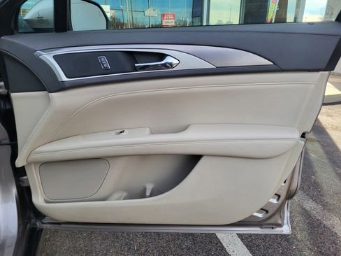 Used 2020 Lincoln MKZ w/ Convenience Package image 31