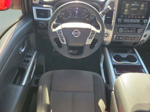 Used 2021 Nissan Titan SV w/ SV Convenience Package image 16