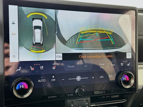 Used 2024 Lexus GX 550 w/ Accessory Package (2T) image 13