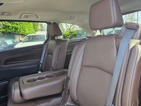 Used 2025 Honda Odyssey Touring image 18