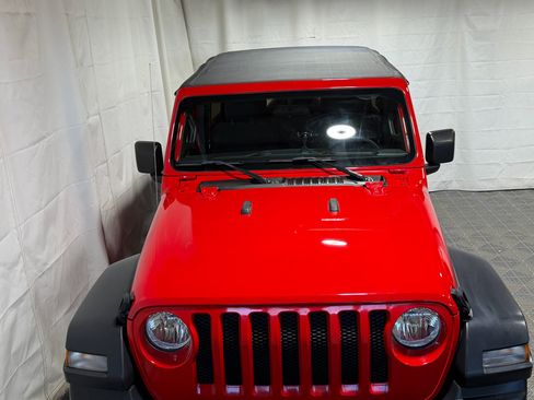 Used 2018 Jeep Wrangler Unlimited Sport S image 3