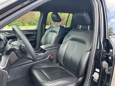 Used 2024 Jeep Grand Cherokee L Limited image 20