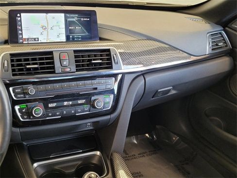 Used 2020 BMW M4 Convertible w/ Competition Package image 29