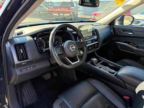 Used 2022 Nissan Pathfinder SL image 11