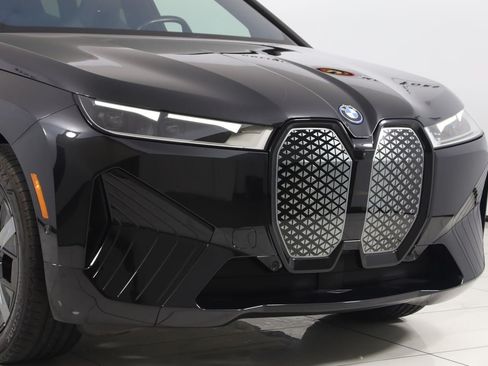 Used 2023 BMW iX xDrive50 w/ Sport Package AWD/4WD image 45