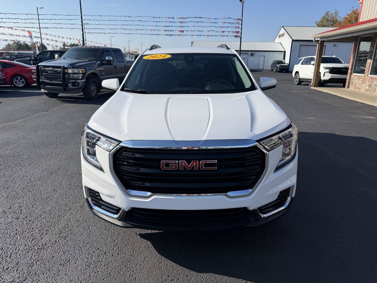 Used 2024 GMC Terrain SLE w/ Driver Convenience Package AWD/4WD image 11