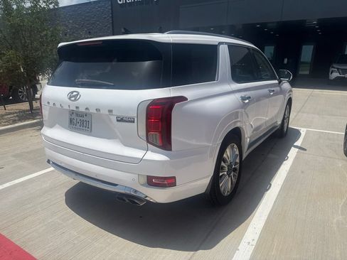 Used 2020 Hyundai Palisade Limited FWD image 3