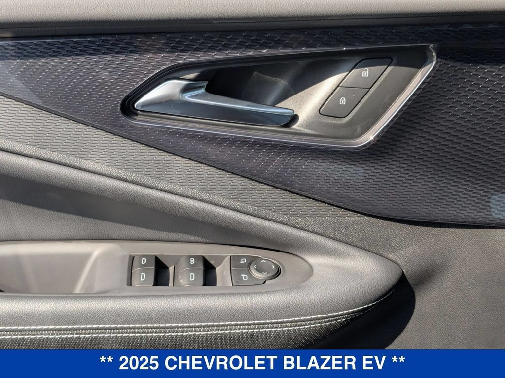 New 2025 Chevrolet Blazer EV LT AWD/4WD image 11