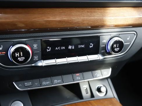 Used 2023 Audi Q5 2.0T Premium Plus w/ Premium Plus Package image 29