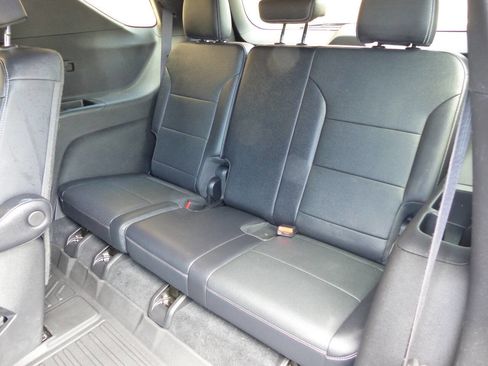 Used 2025 Chevrolet Traverse LT w/ LPO, Floor Liner Package AWD/4WD image 39