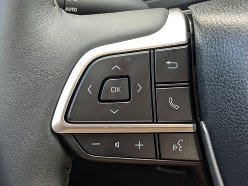 Used 2025 Toyota Grand Highlander AWD Hybrid image 34
