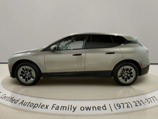 Used 2023 BMW iX xDrive50 AWD/4WD image 2