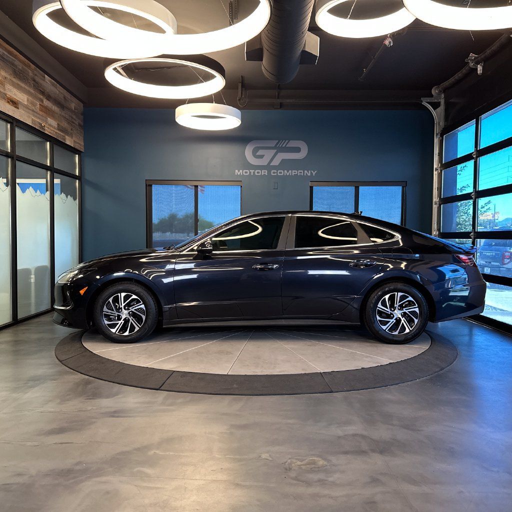 Used 2021 Hyundai Sonata Blue FWD image 6