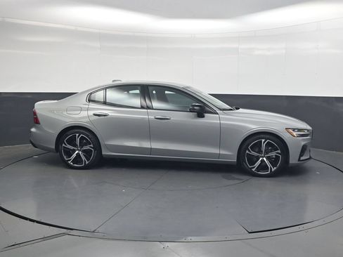 Used 2024 Volvo S60 B5 Core w/ Climate Package FWD image 4