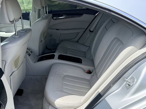 Used 2012 Mercedes-Benz CLS 550 w/ Premium I Pkg image 24