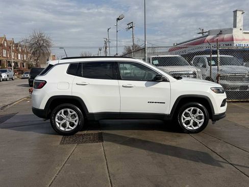 Used 2024 Jeep Compass Latitude w/ Sun and Sound Group image 4