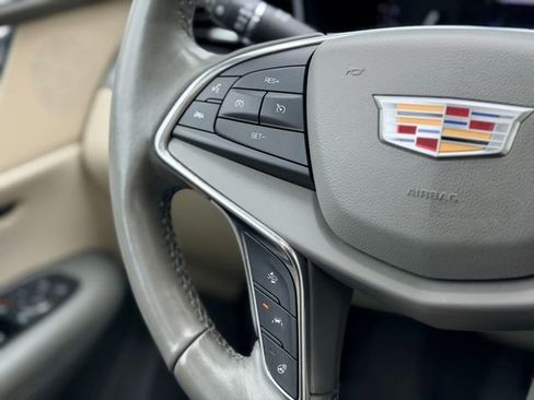 Used 2019 Cadillac XT5 Premium Luxury w/ Driver Assist Package AWD/4WD image 10