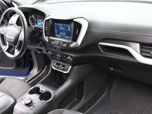Used 2023 GMC Terrain SLE w/ Driver Convenience Package image 29