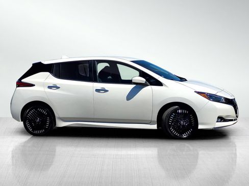 Used 2024 Nissan Leaf SV Plus FWD image 3