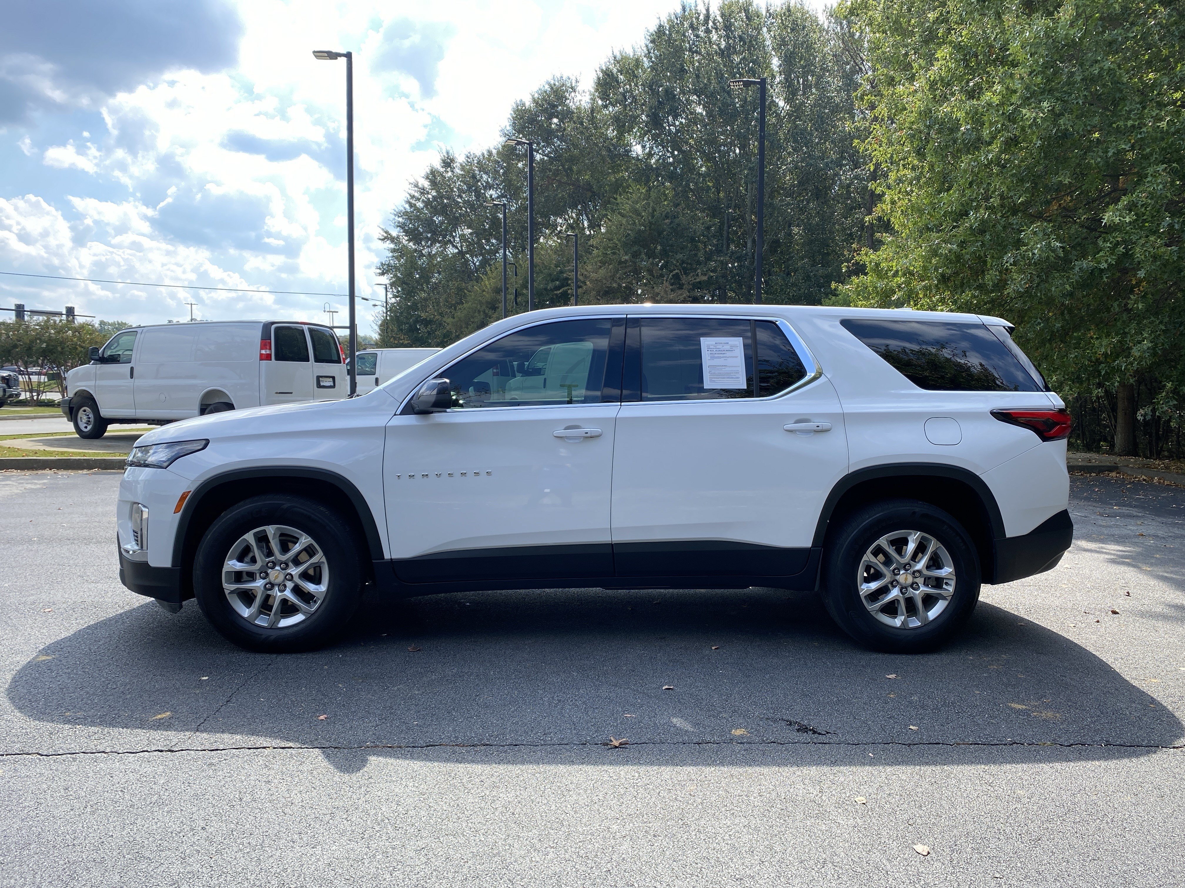 Used 2023 Chevrolet Traverse LS FWD image 6