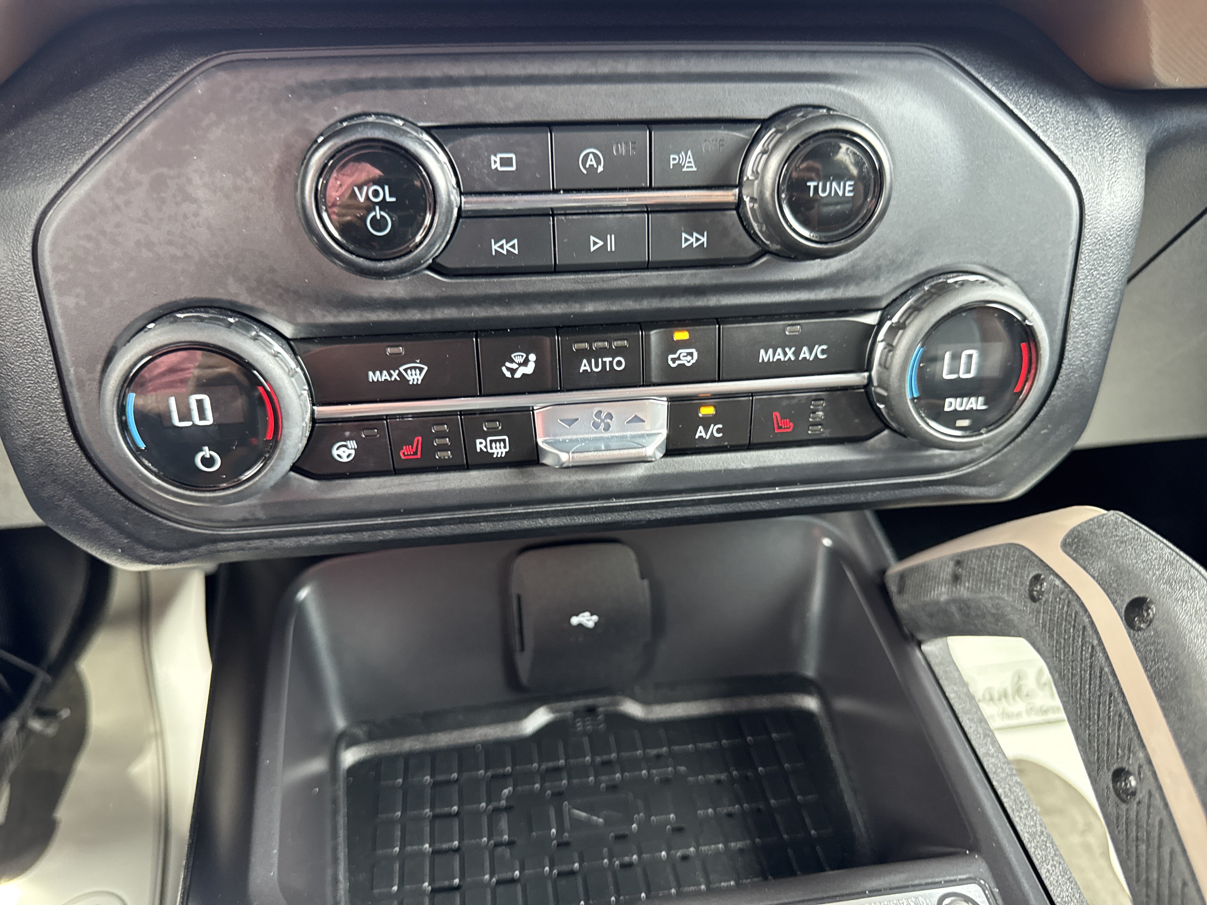Used 2024 Ford Bronco Outer Banks AWD/4WD image 25