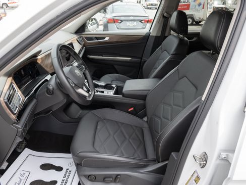 Used 2024 Volkswagen Atlas SE image 14