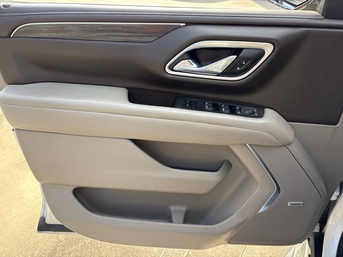 Used 2021 GMC Yukon XL SLT w/ SLT Luxury Plus Package image 9