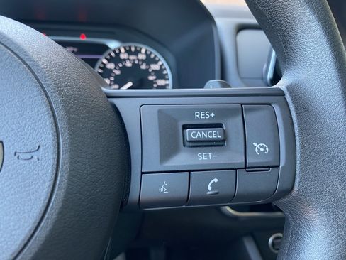 Used 2023 Nissan Rogue S image 26