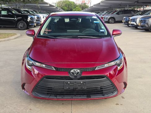 Used 2025 Toyota Corolla LE FWD image 8