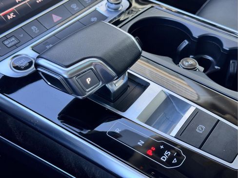 Certified 2022 Audi Q8 Premium w/ Convenience Package image 21