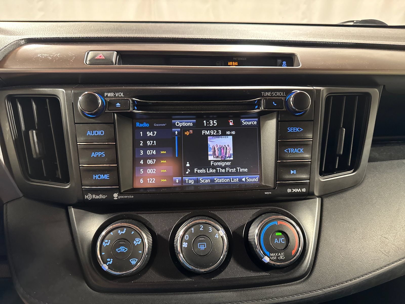 Used 2016 Toyota RAV4 LE AWD/4WD image 21