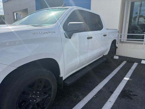 Used 2022 Chevrolet Silverado 1500 Custom image 2