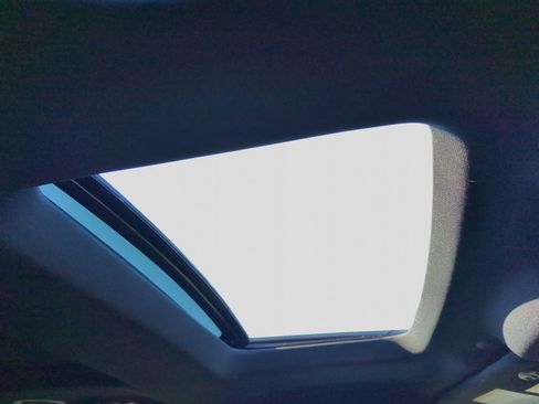 Used 2019 Ford Explorer XLT w/ Equipment Group 202A image 29