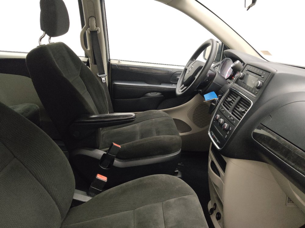 Used 2015 Dodge Grand Caravan American Value Package FWD image 21