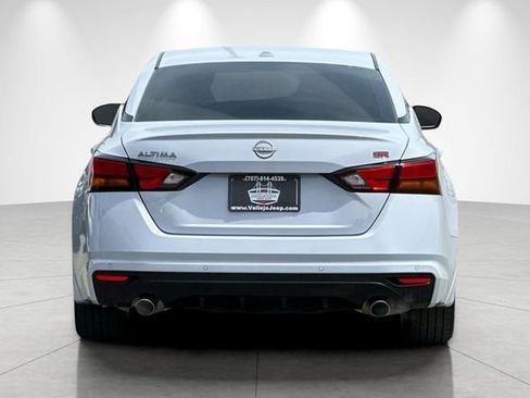 Used 2024 Nissan Altima 2.5 SR w/ SR Premium Package FWD image 5