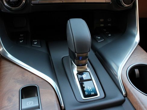 Used 2026 Lexus LX 700h Luxury image 19