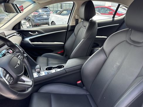 Used 2025 Genesis G70 2.5T RWD image 5