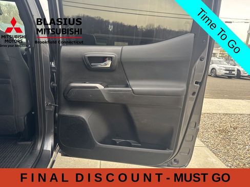 Used 2021 Toyota Tacoma TRD Sport w/ Technology Package AWD/4WD image 37
